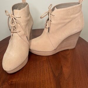 MICHAEL Michael Kors Tan Ankle Booties Lace-Up Suede